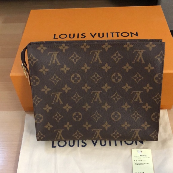 W/Receipt 🌸🌸 NEW 🌸🌸 Louis Vuitton T-26 with Crossbody Strap - Picture 5 of 15
